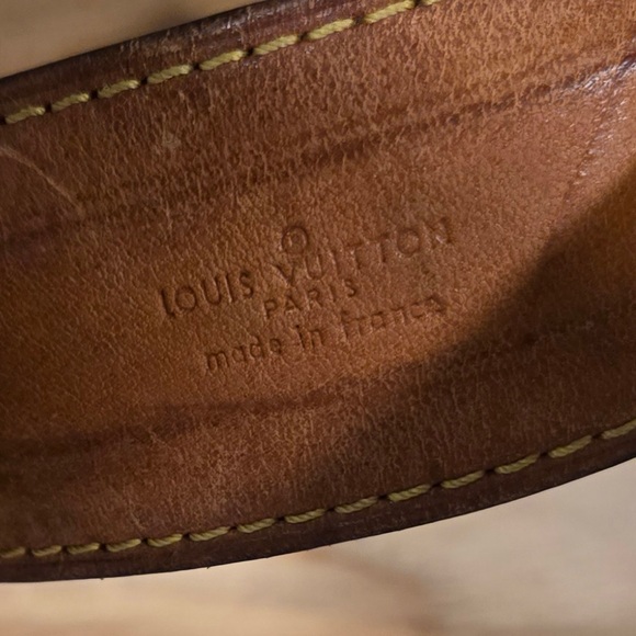Louis Vuitton VINTAGE Monogram Danube MM Crossbody - Picture 12 of 16